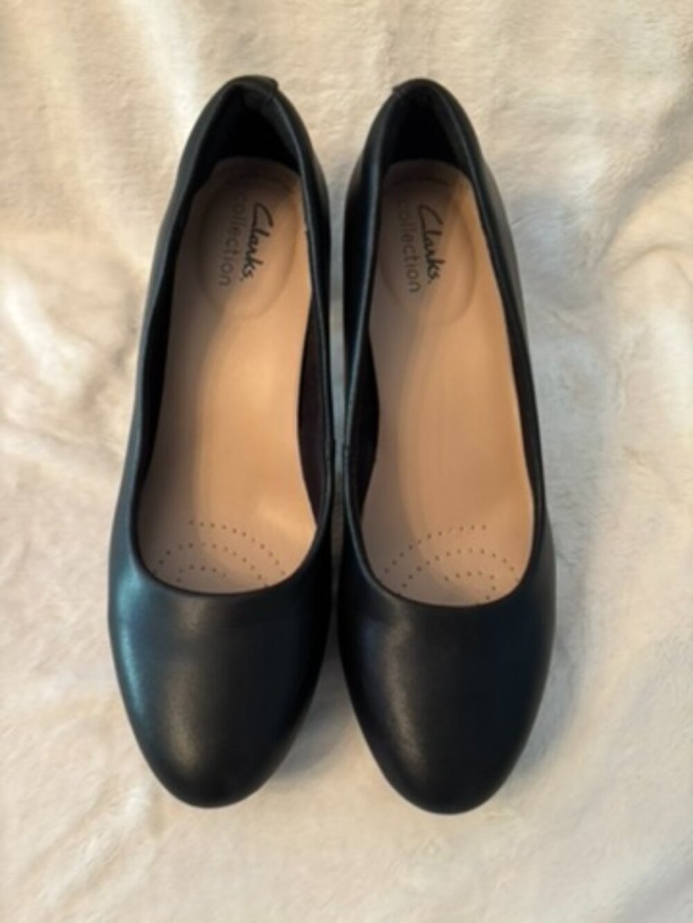 Clarks Black Leather Round-Toe Pumps